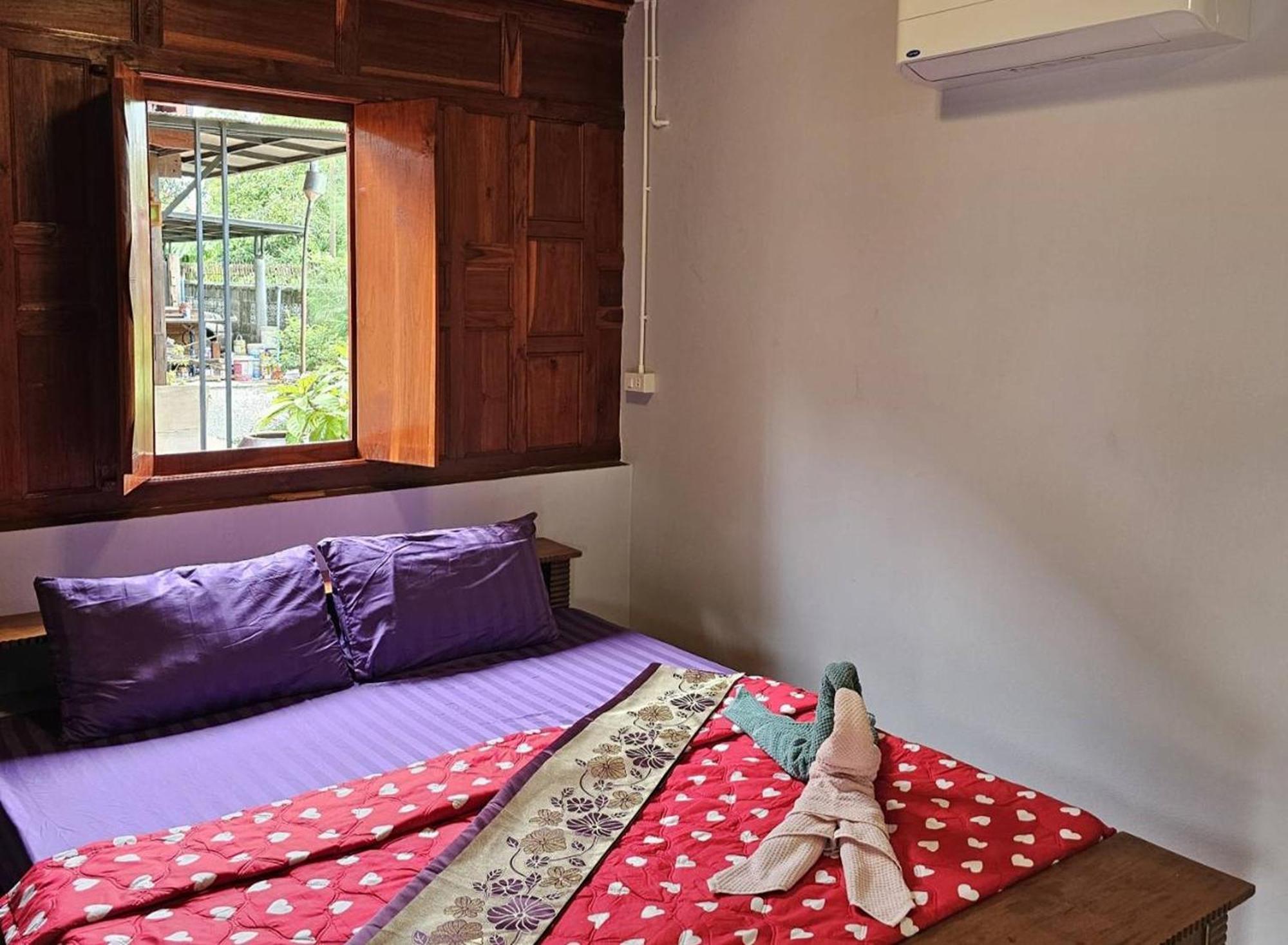 Nipatra Homestay Bangkok Exterior photo