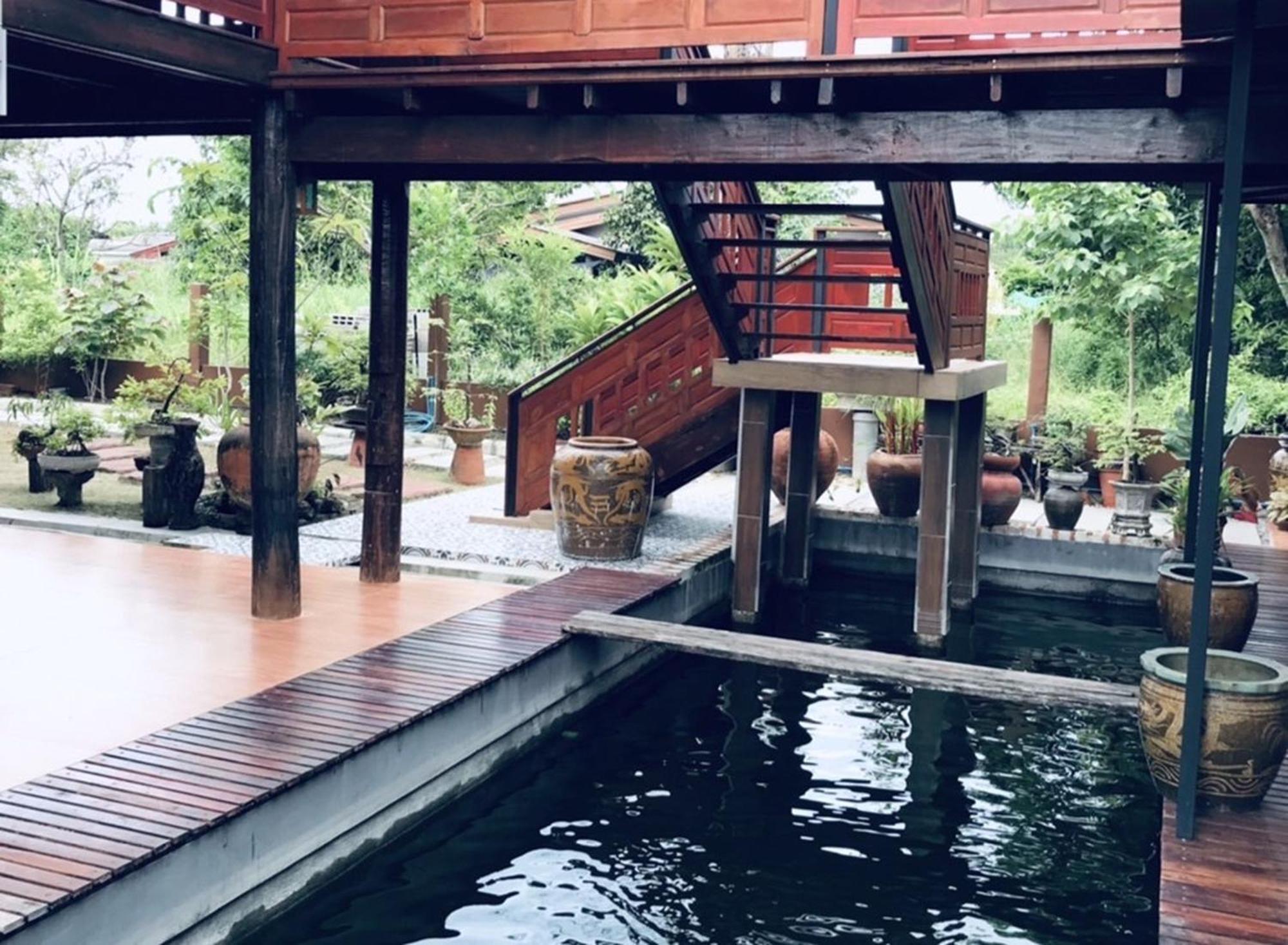 Nipatra Homestay Bangkok Exterior photo